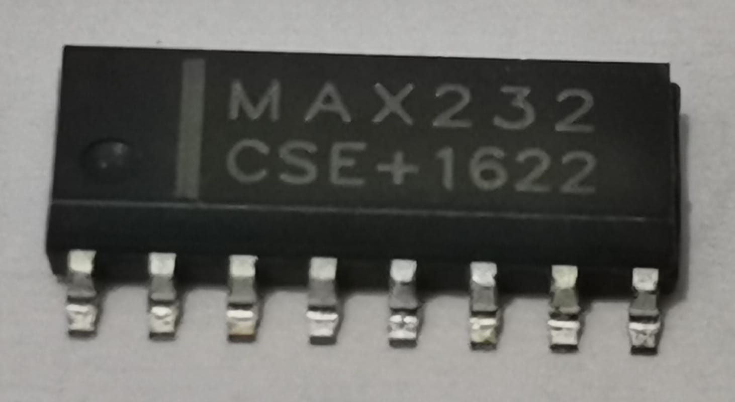 MAX232 IC