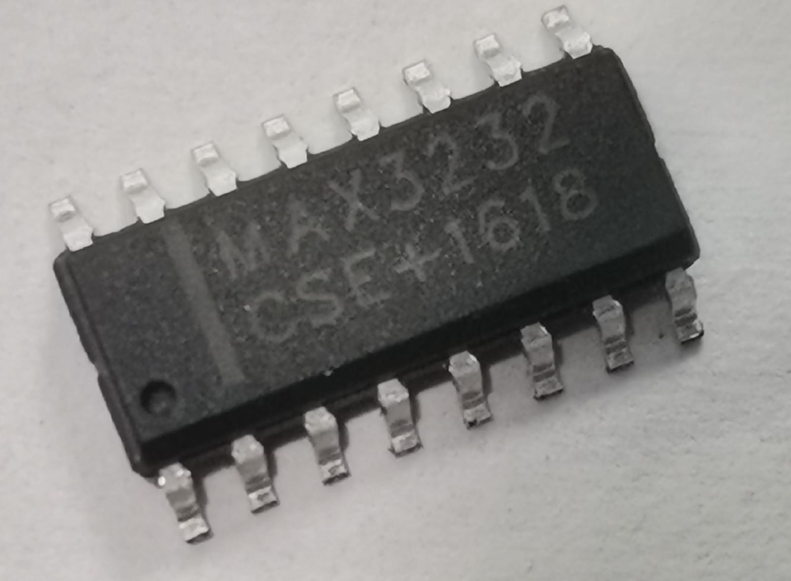 MAX3232 IC
