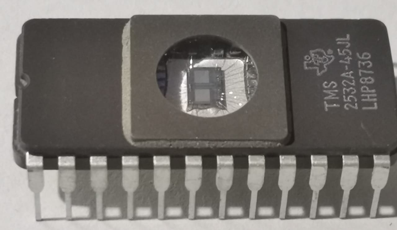 LHP8736 EPROM IC